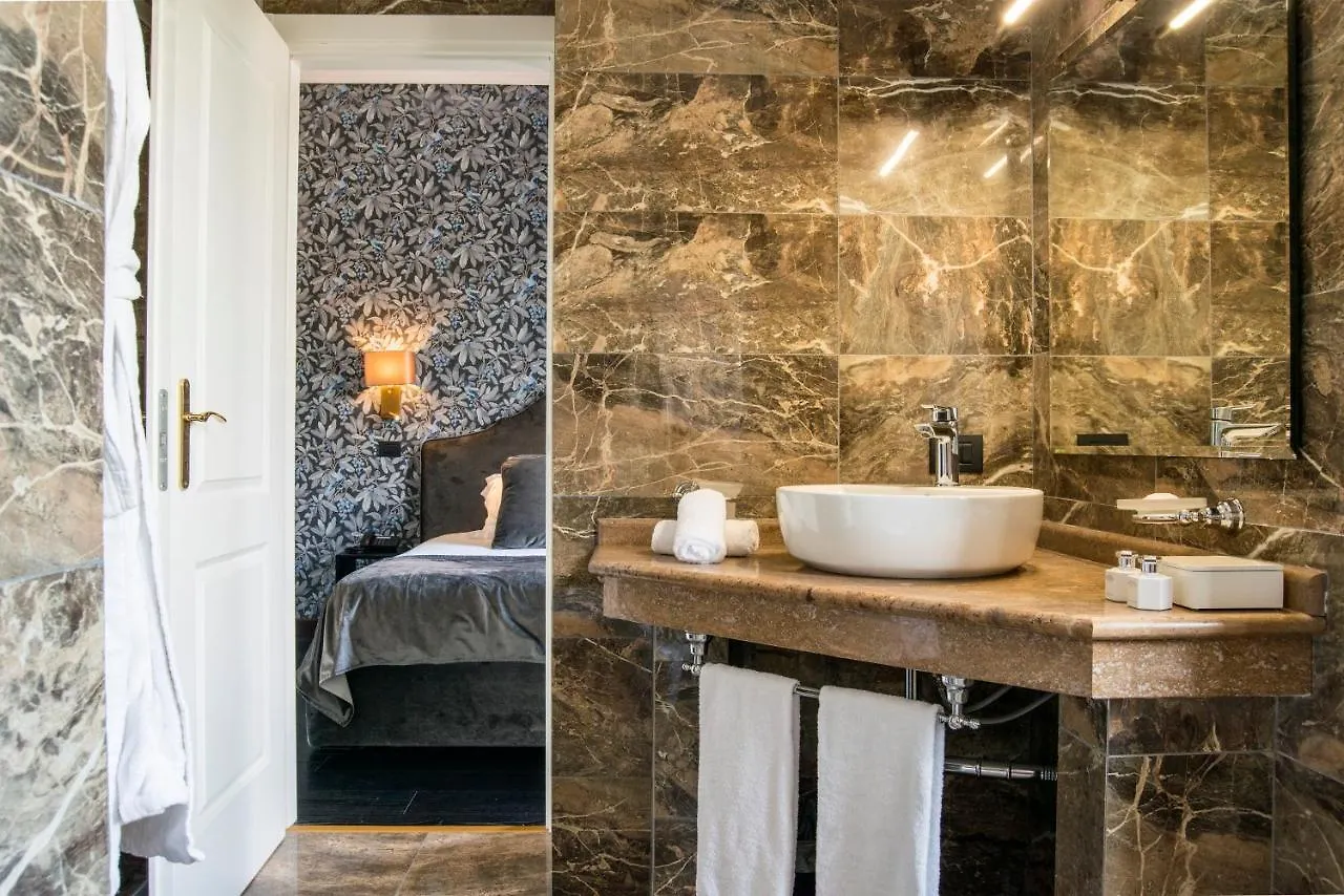 *** Guest house Via Veneto Suites Rome Italy