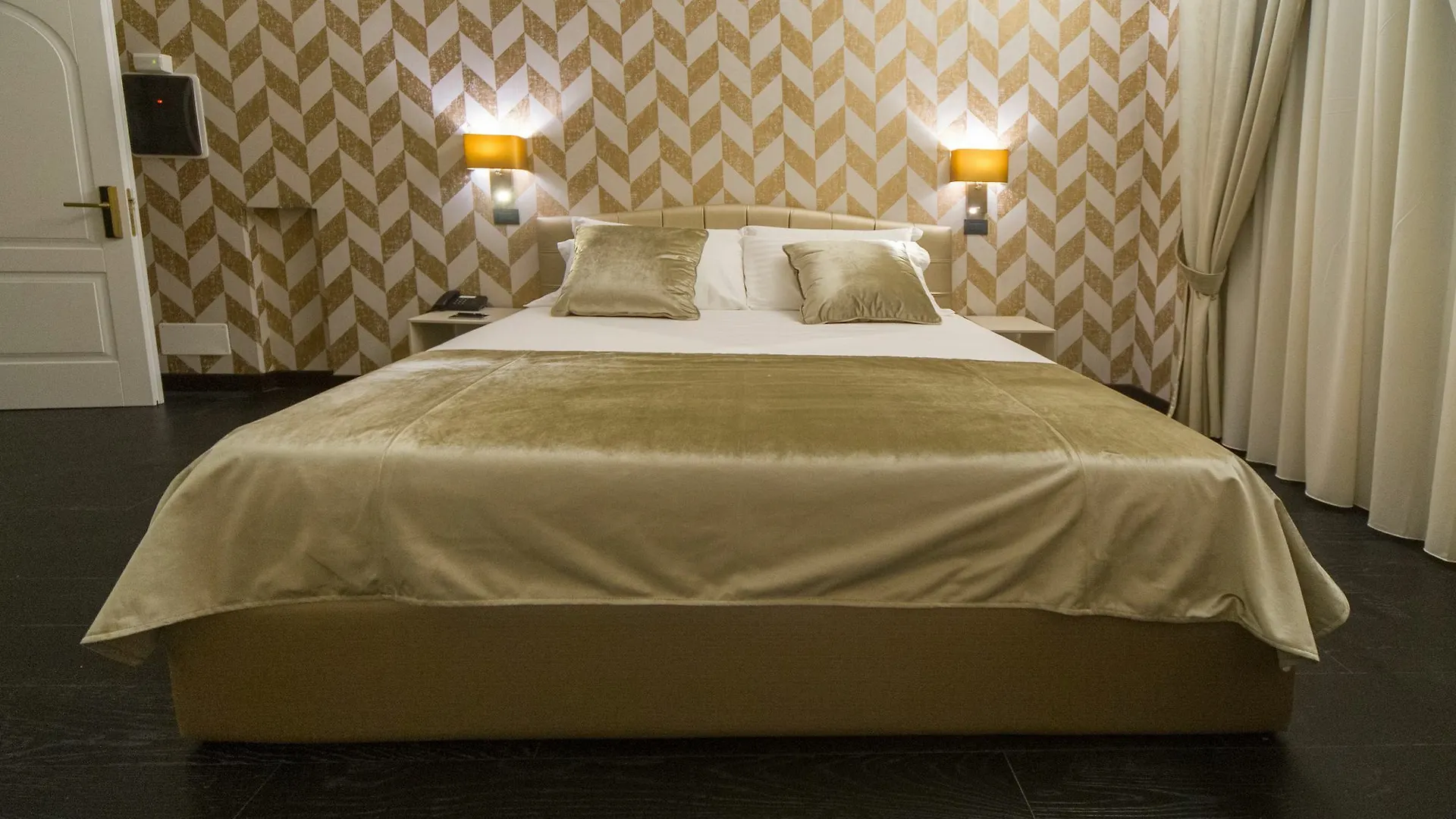 Via Veneto Suites Roma 3*,  Italia